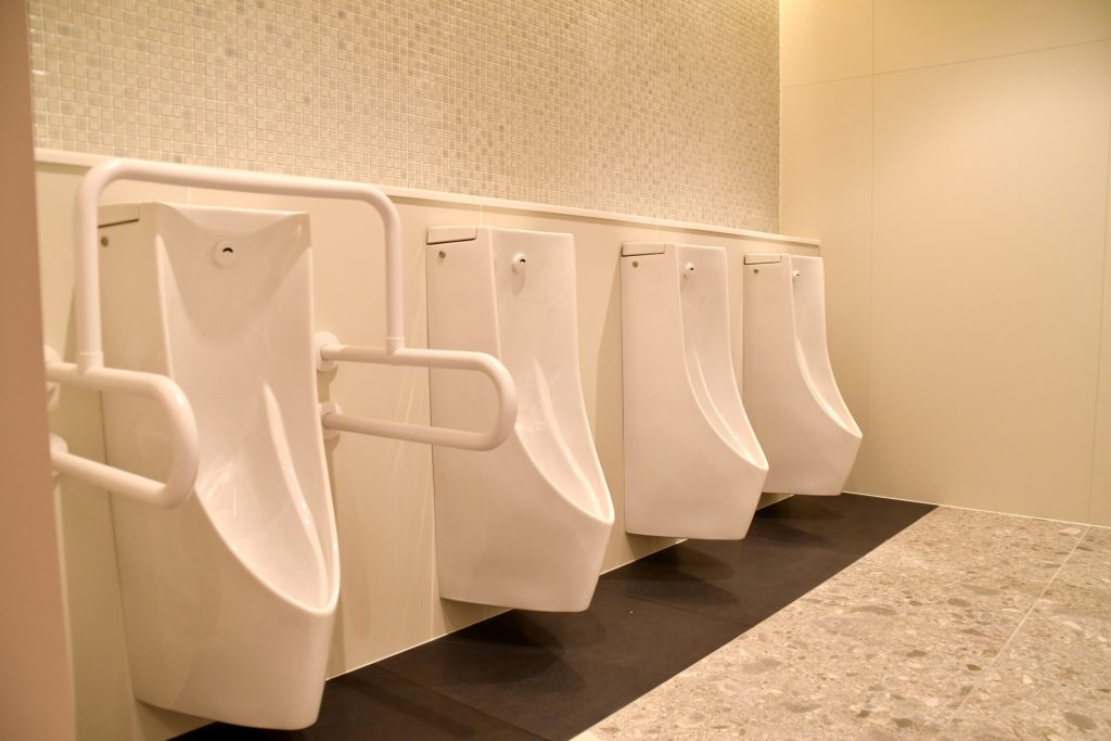 業務用「尿石除去剤」の正しい使い方｜除去方法から購入方法までご紹介